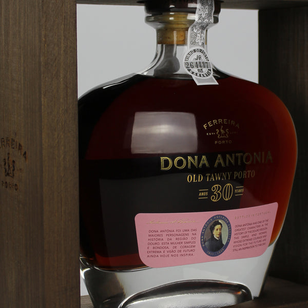 FERREIRA PORT | DONA ANTONIA 30 YEARS OLD TAWNY + CARAFE